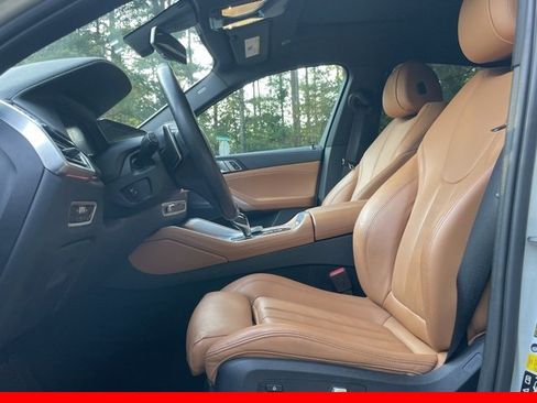 Used 2022 BMW X6 xDrive40i w/ Premium Package image 3