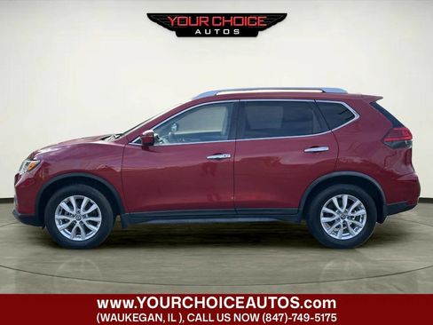 Used 2017 Nissan Rogue SV image 2