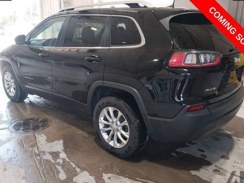 Used 2019 Jeep Cherokee Latitude w/ Popular Appearance Group AWD/4WD image 3