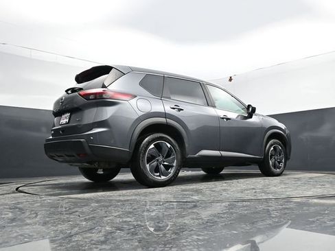 Used 2025 Nissan Rogue SV image 54