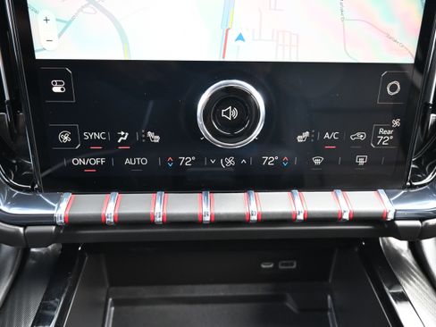 Used 2025 GMC Yukon XL AT4 w/ AT4 Premium Package image 29