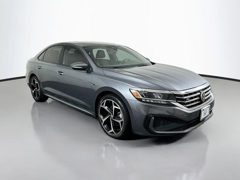 Used 2022 Volkswagen Passat 2.0T R-Line FWD image 3
