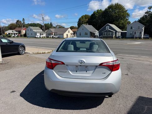 Used 2016 Toyota Corolla LE FWD image 4