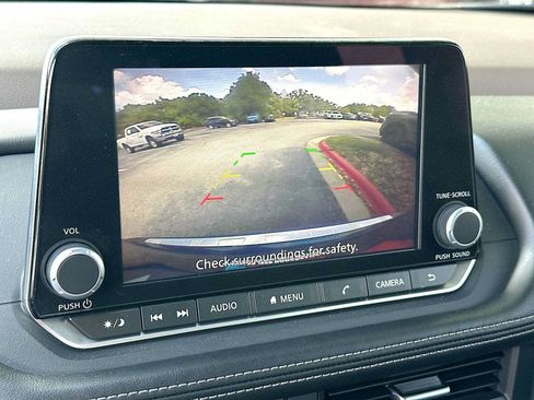 Used 2023 Nissan Rogue SV FWD image 20