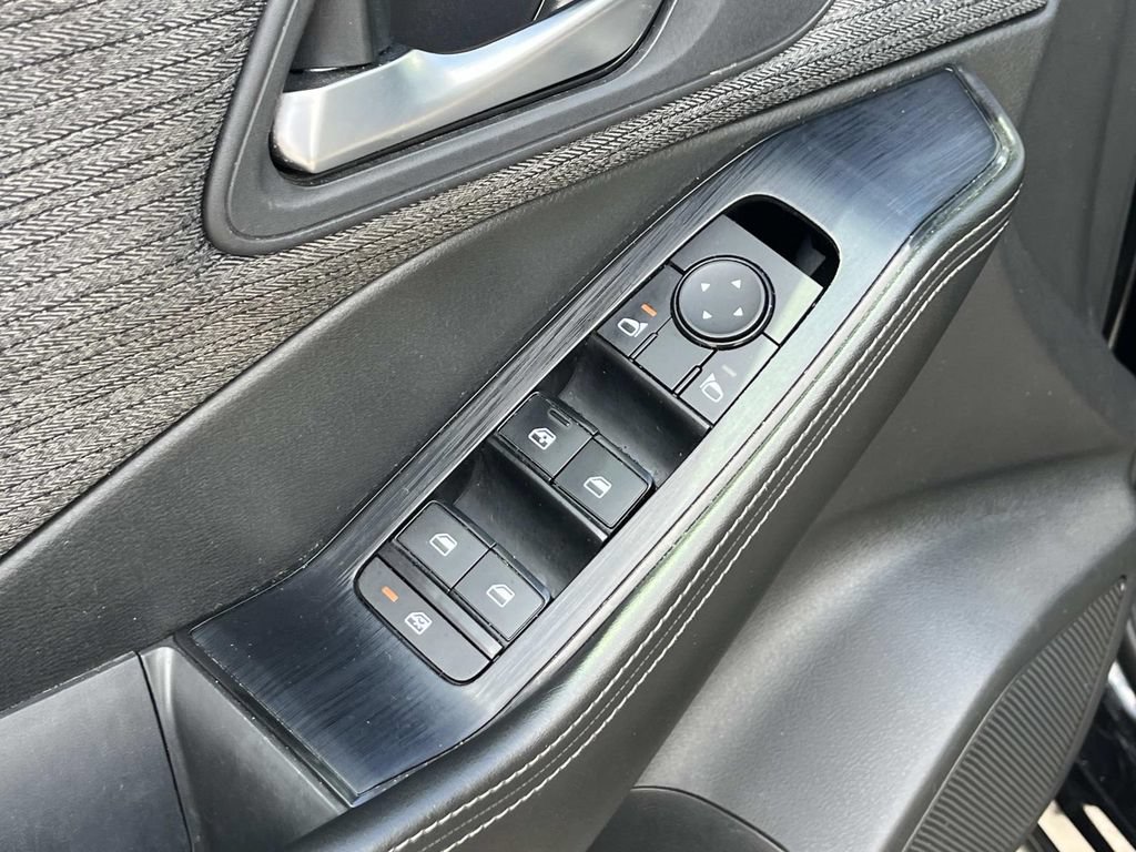Used 2022 Nissan Rogue SV FWD image 26