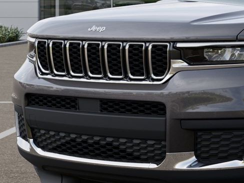 New 2025 Jeep Grand Cherokee L Laredo w/ Luxury Tech Group I AWD/4WD image 14