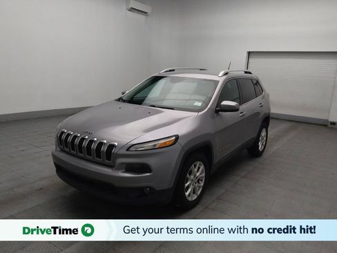 Used 2018 Jeep Cherokee Latitude FWD image 1