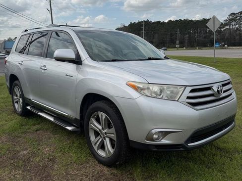 Used 2012 Toyota Highlander Limited w/ Tow Pkg image 6
