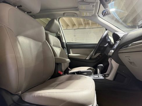 Used 2018 Subaru Forester 2.5i Limited AWD/4WD image 10