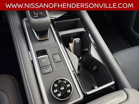 New 2026 Nissan Pathfinder SL AWD/4WD image 18