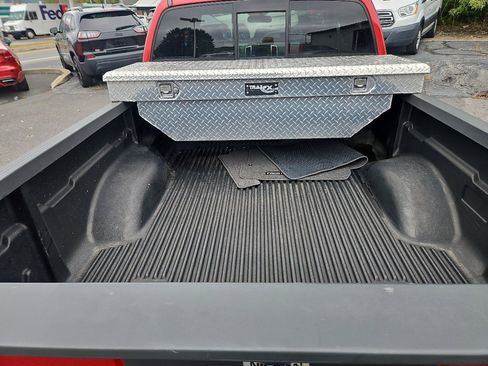 Used 2015 Nissan Frontier SV image 5