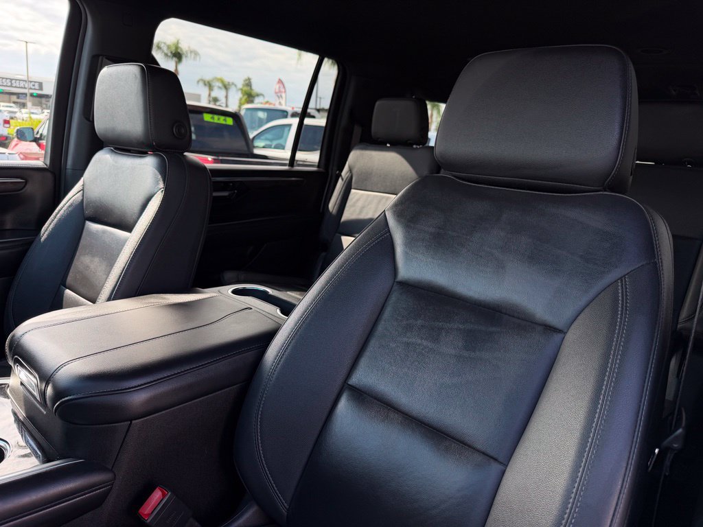 Used 2025 Chevrolet Suburban Z71 AWD/4WD image 17