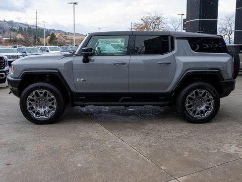New 2026 GMC Hummer EV SUV image 4