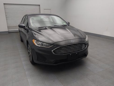 Used 2020 Ford Fusion SE image 14