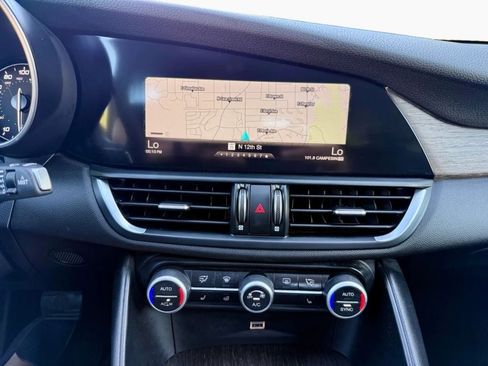 Used 2018 Alfa Romeo Giulia Ti image 14