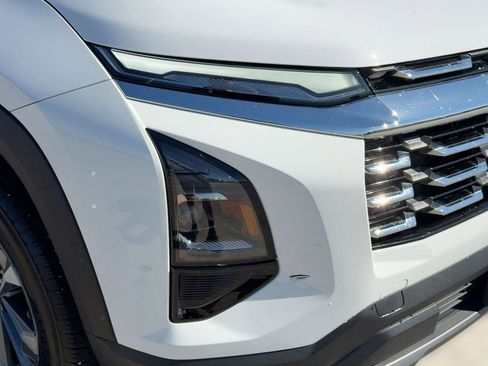 Used 2025 Chevrolet Equinox LT w/ Convenience Package II image 11