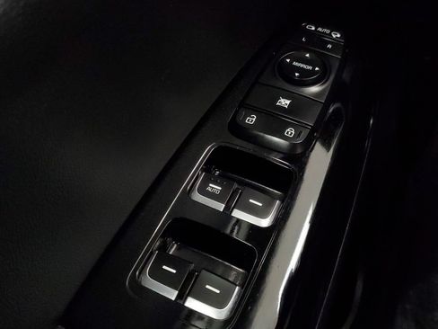 Used 2021 Kia Sportage S w/ S AWD Premium Package image 15