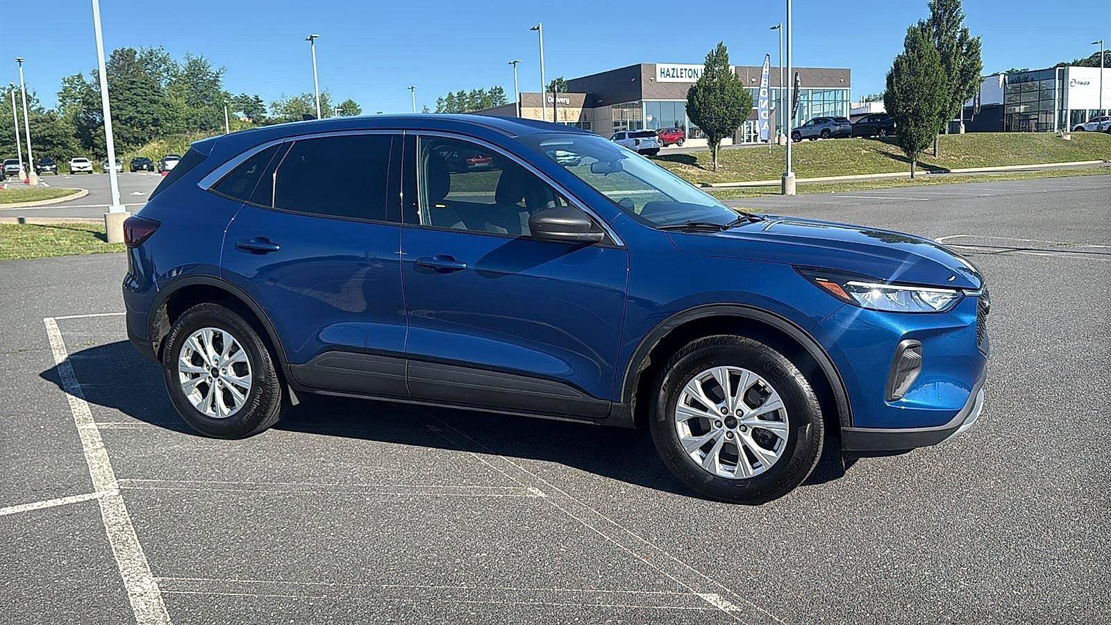 Used 2023 Ford Escape Active AWD/4WD image 3