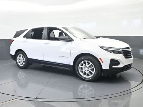 Used 2023 Chevrolet Equinox LS image 8