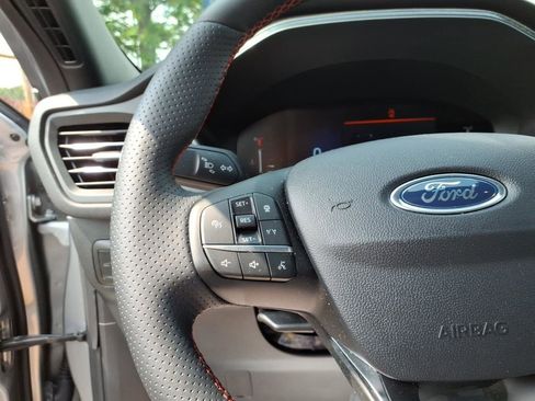 Used 2024 Ford Escape ST-Line w/ Tech Pack #1 AWD/4WD image 17