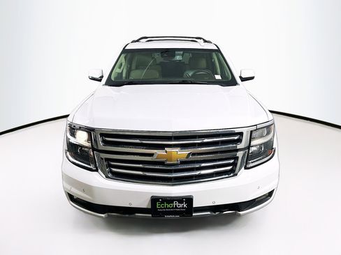 Used 2020 Chevrolet Suburban LT image 2
