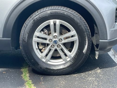 Used 2022 Ford Explorer XLT image 9