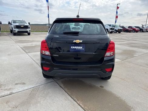 Used 2020 Chevrolet Trax LS FWD image 4