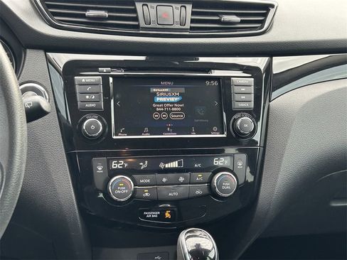 Used 2020 Nissan Rogue Sport SV image 19