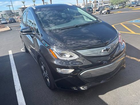 Used 2019 Chevrolet Bolt Premier w/ Infotainment Package FWD image 2