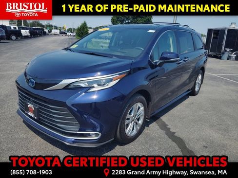 Certified 2023 Toyota Sienna Platinum AWD/4WD image 3