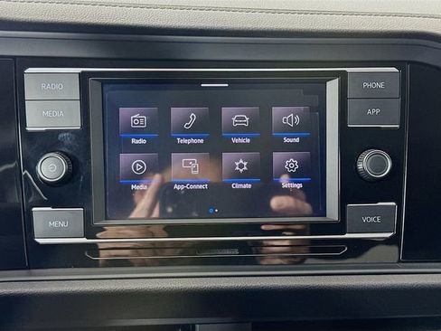 Used 2024 Volkswagen Jetta SE FWD image 24