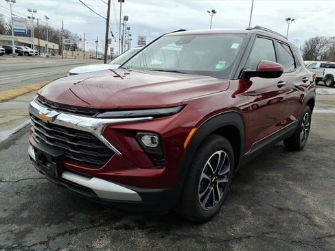 Used 2025 Chevrolet TrailBlazer LT image 4