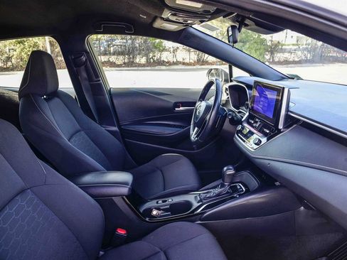 Certified 2025 Toyota Corolla SE image 18