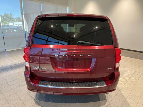 Used 2020 Dodge Grand Caravan GT image 4