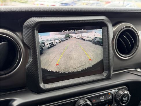 Used 2022 Jeep Wrangler Unlimited Sport AWD/4WD image 22