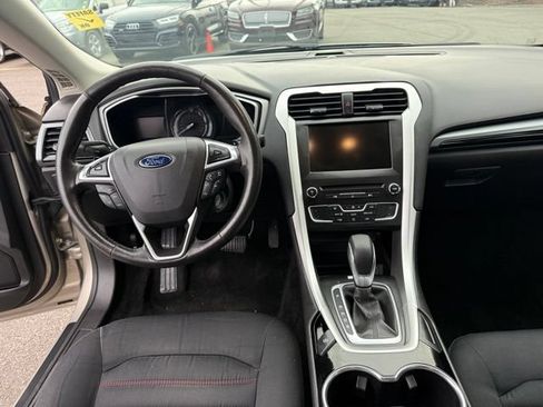 Used 2016 Ford Fusion SE AWD/4WD image 16