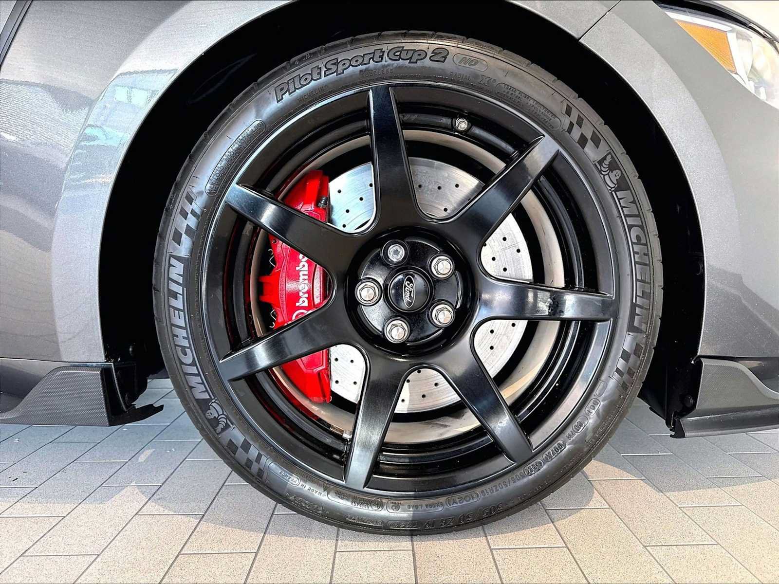 Used 2018 Ford Mustang Shelby GT350R w/ GT350R Equipment Group 920A RWD image 15
