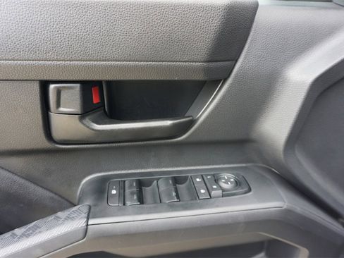 Used 2025 Toyota Tacoma SR5 image 4