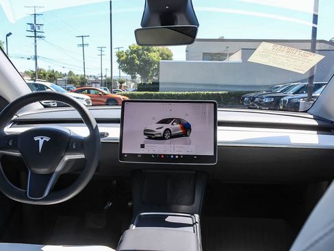 Used 2023 Tesla Model Y Long Range image 13