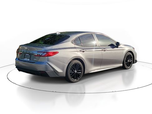 Used 2026 Toyota Camry SE w/ Multimedia Upgrade Package FWD image 7
