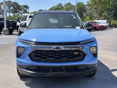 Used 2024 Chevrolet TrailBlazer RS w/ Driver Confidence Package FWD image 3