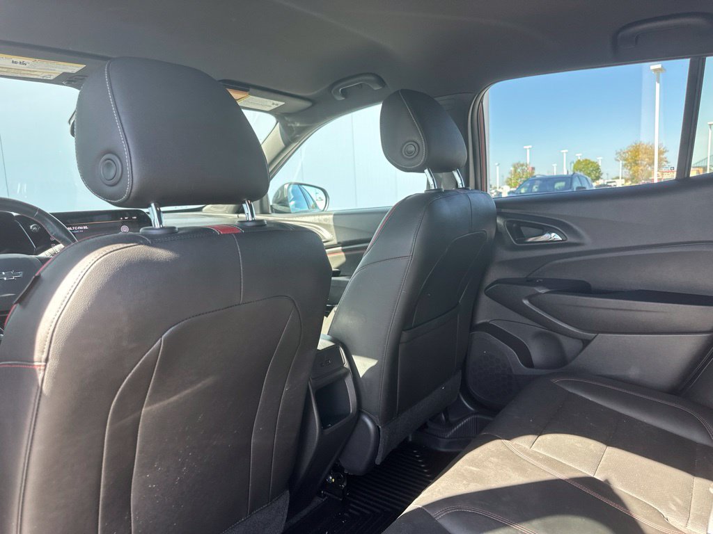 Used 2025 Chevrolet Trax RS w/ Driver Confidence Package FWD image 19