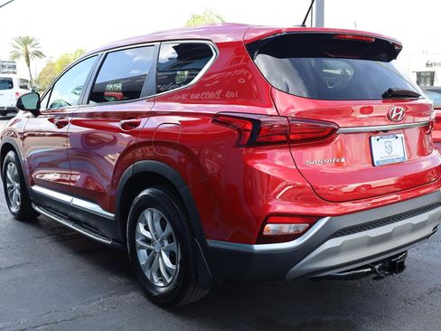 Used 2020 Hyundai Santa Fe SE image 3