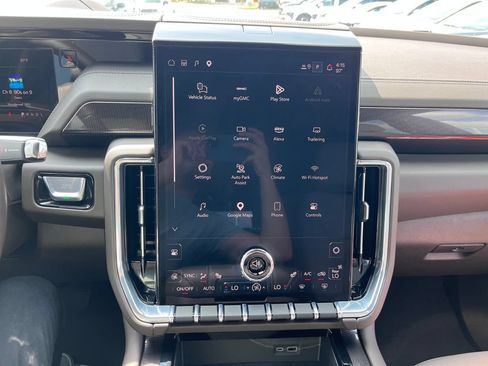 Used 2025 GMC Yukon Elevation AWD/4WD image 15