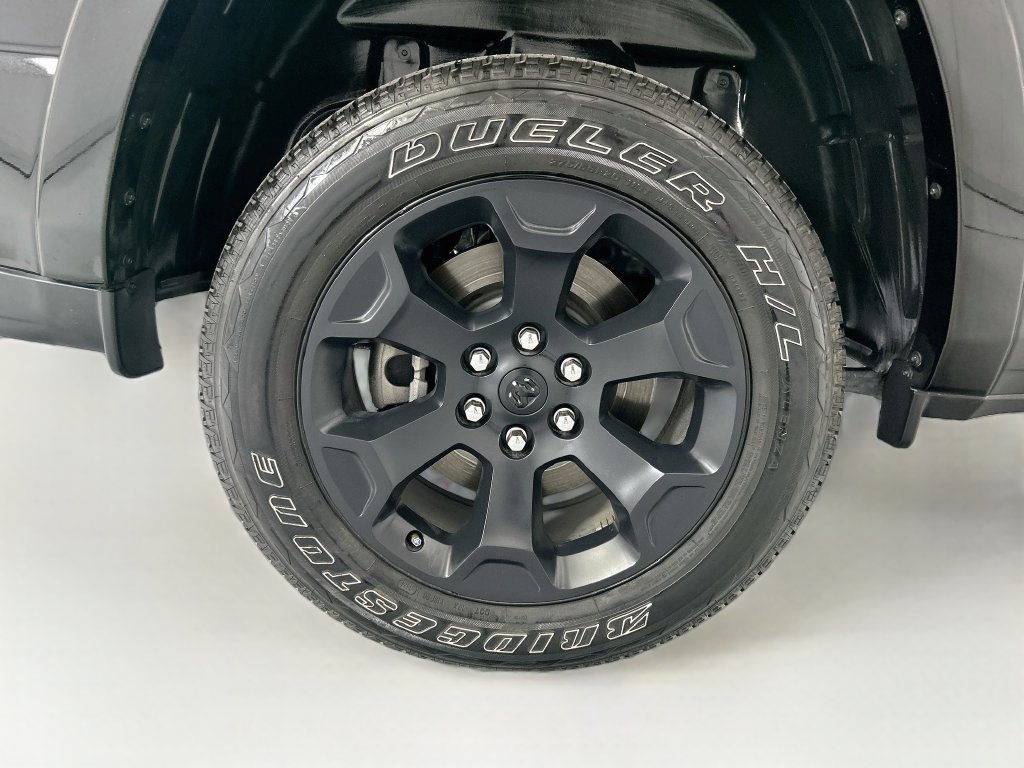 Used 2025 RAM 1500 Big Horn AWD/4WD image 32