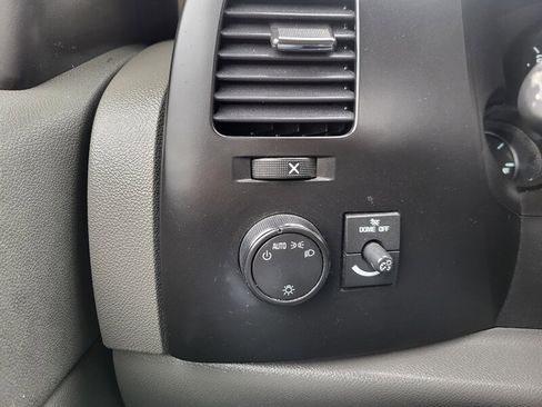 Used 2010 Chevrolet Silverado 1500 W/T image 15