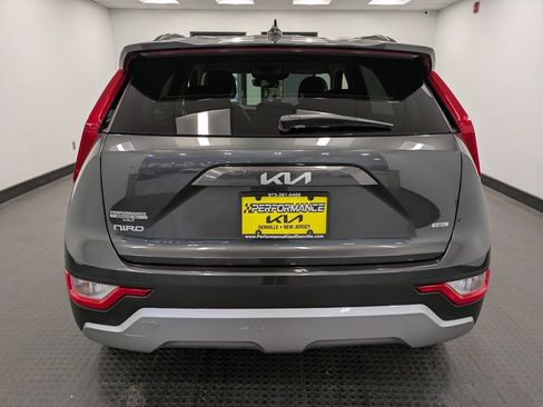 Certified 2024 Kia Niro LX image 5