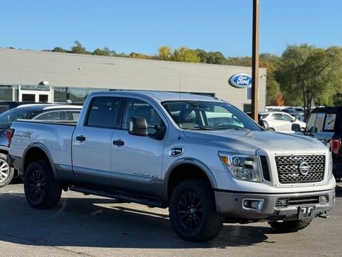 Used 2016 Nissan Titan PRO-4X image 36
