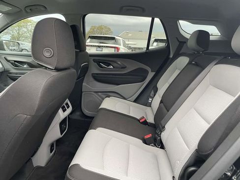 Used 2024 GMC Terrain SLE w/ Driver Convenience Package image 11