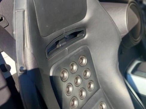 Used 2005 Ford GT RWD image 12